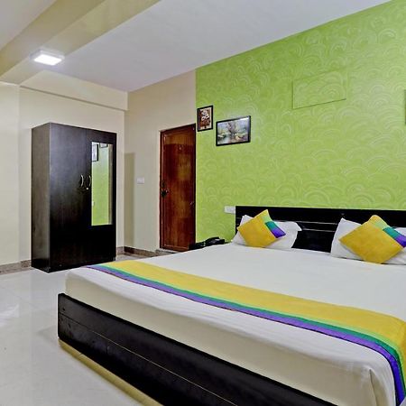 Itsy By Treebo - Palm Emirates Hotel Bangalore Buitenkant foto