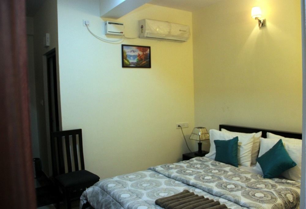 Itsy By Treebo - Palm Emirates Hotel Bangalore Buitenkant foto