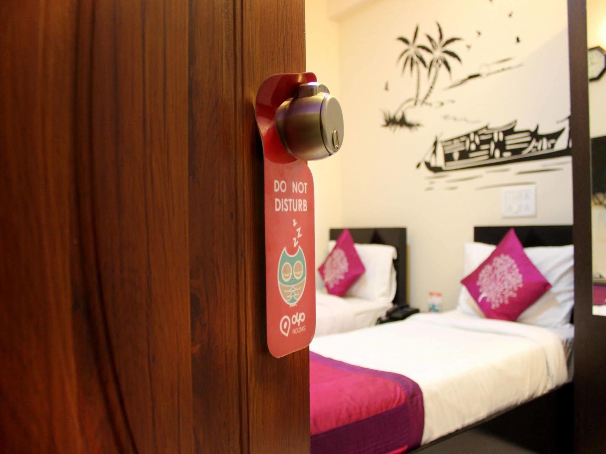 Itsy By Treebo - Palm Emirates Hotel Bangalore Buitenkant foto
